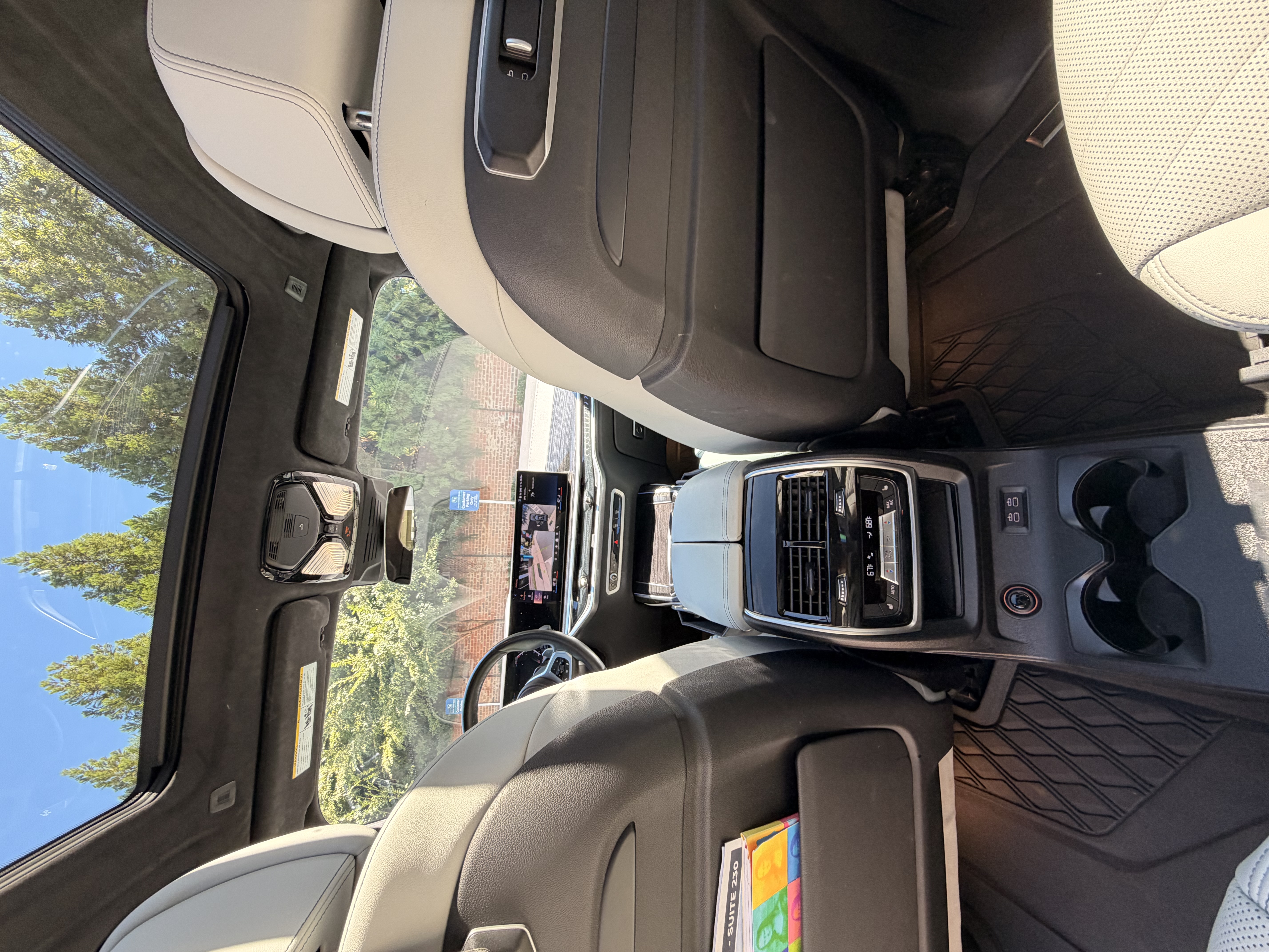 Used 2024 BMW X7 xDrive40i w/ M Sport Package AWD/4WD image 10