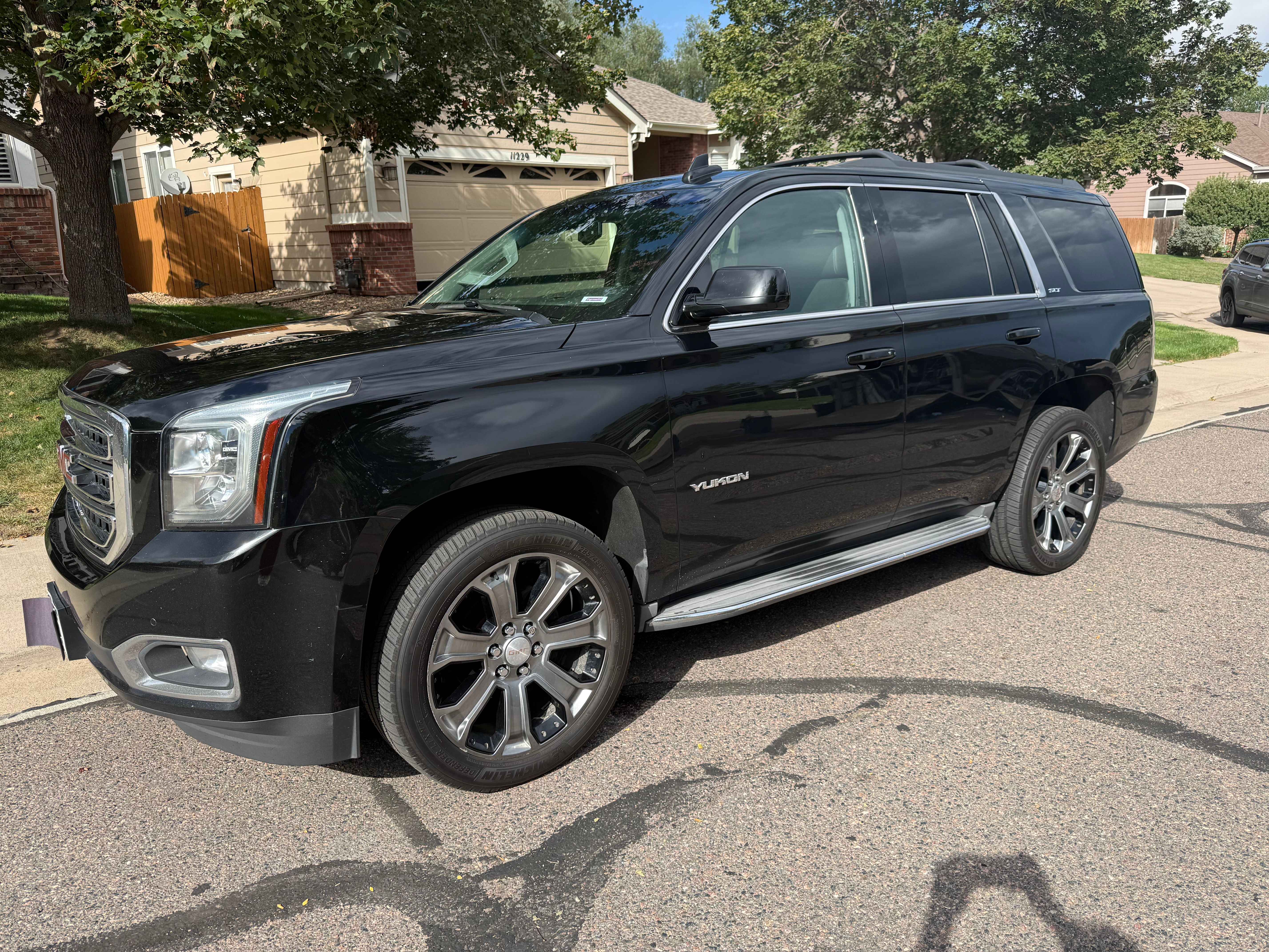 Used 2015 GMC Yukon SLT w/ Open Road Package AWD/4WD image 1