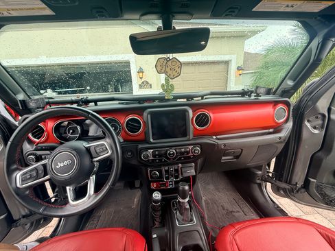 Used 2022 Jeep Gladiator Rubicon AWD/4WD image 12
