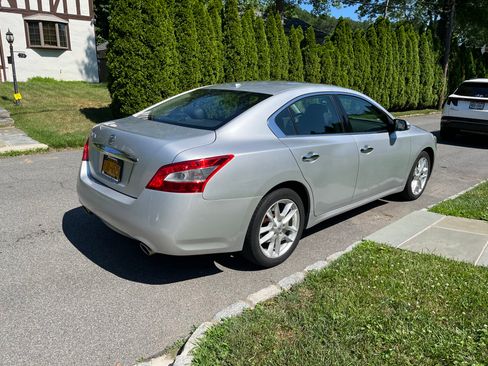 Used 2011 Nissan Maxima 3.5 SV w/ Monitor Pkg FWD image 6