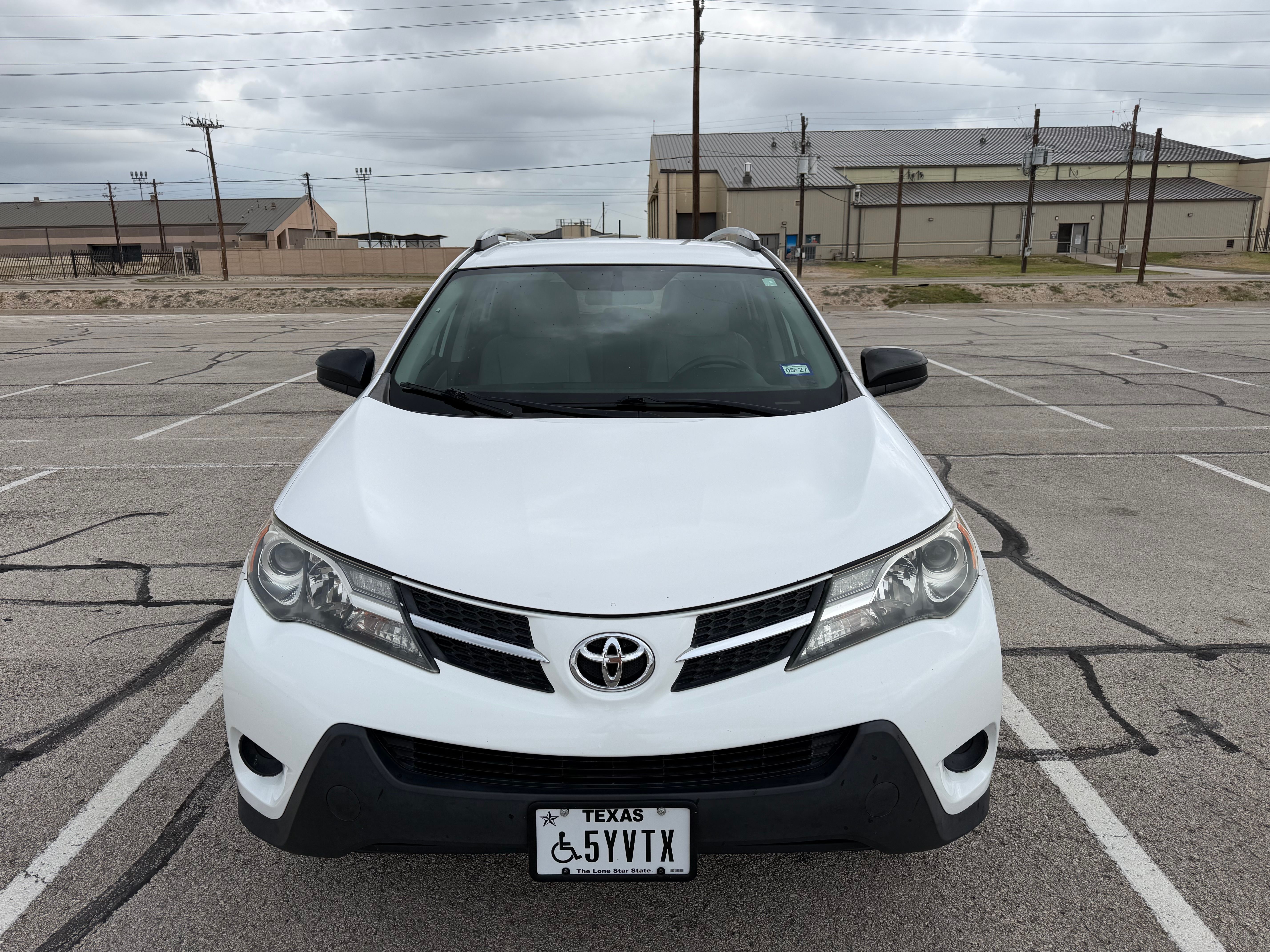 Used 2015 Toyota RAV4 LE FWD image 4