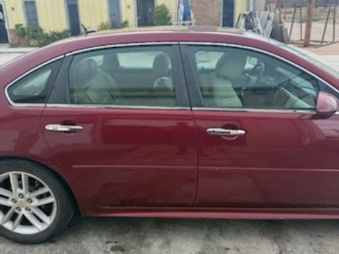 Used 2010 Chevrolet Impala LTZ image 2