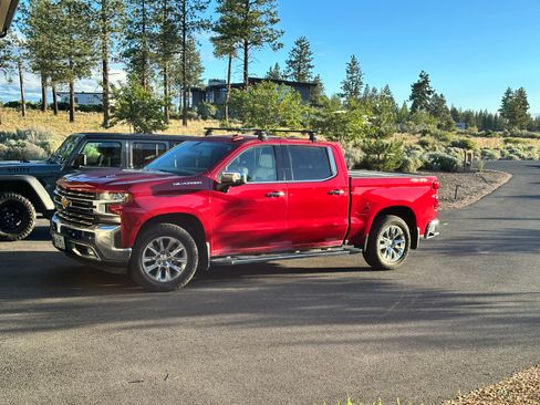 Used 2020 Chevrolet Silverado 1500 LTZ w/ LTZ Plus Package AWD/4WD image 2
