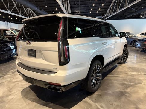Used 2021 Cadillac Escalade Sport Platinum AWD/4WD image 9