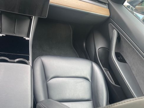 Used 2018 Tesla Model 3 Long Range image 10