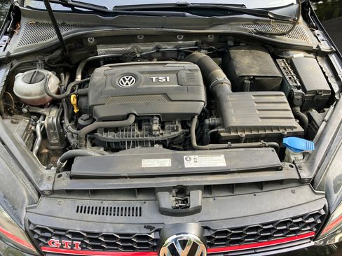 Used 2017 Volkswagen GTI SE image 20
