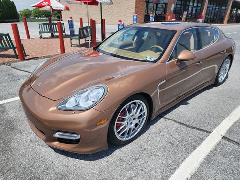 Used 2010 Porsche Panamera Turbo image 1