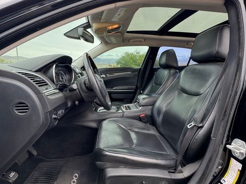 Used 2016 Chrysler 300 C image 11