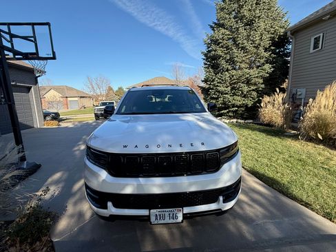 Used 2024 Jeep Wagoneer Series II w/ Convenience Group I image 5