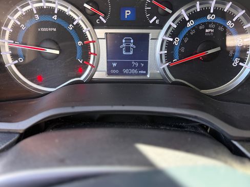 Used 2015 Toyota 4Runner Limited image 9