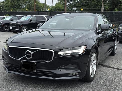 Used 2019 Volvo S90 T5 Momentum image 2