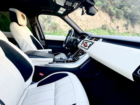 Used 2018 Land Rover Range Rover Sport Supercharged image 12