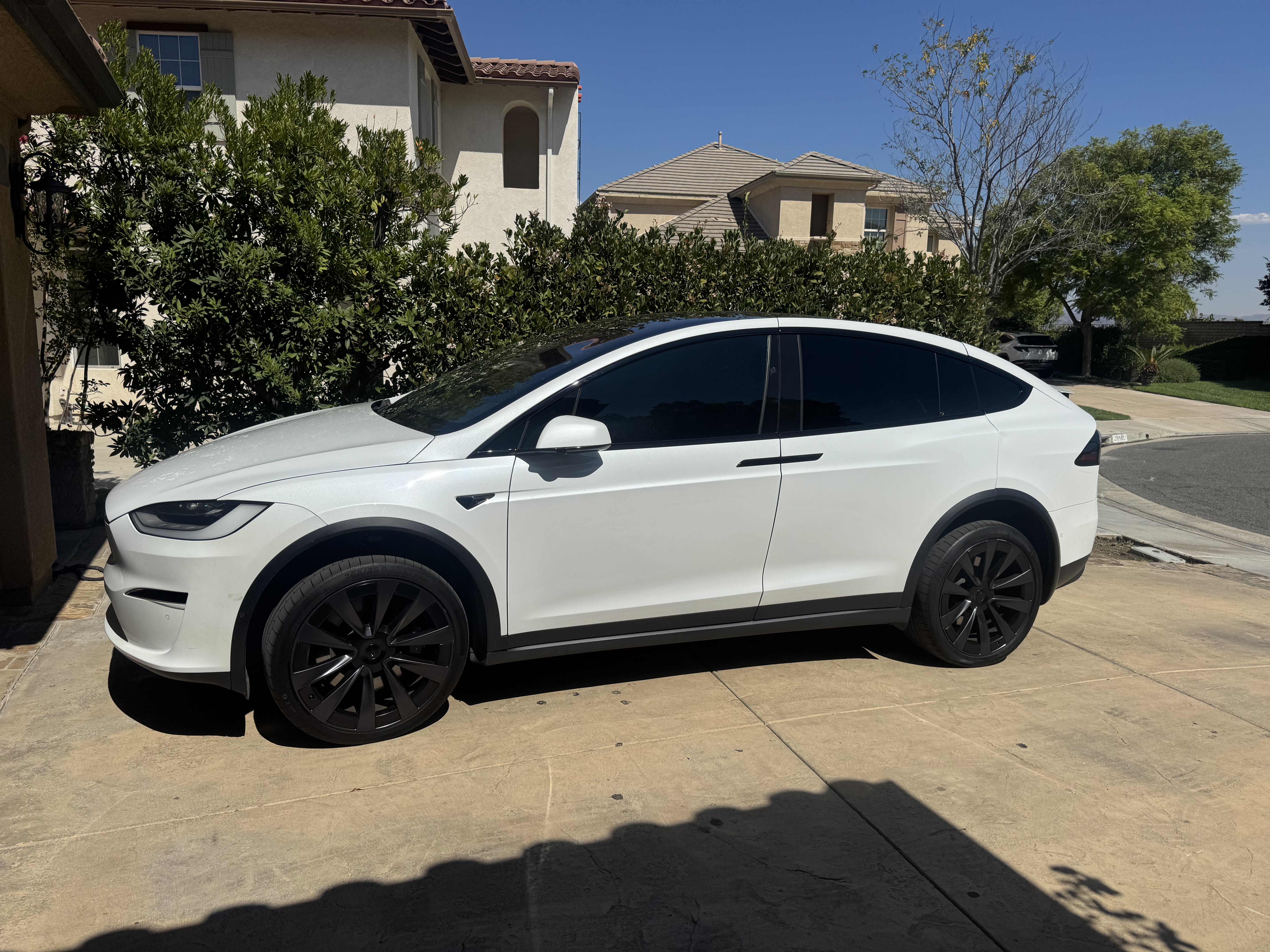 Used 2022 Tesla Model X Plaid AWD/4WD image 1