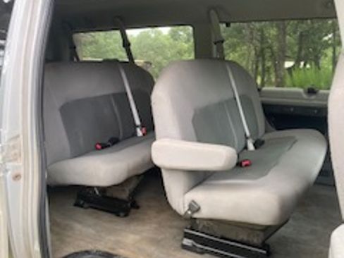 Used 2014 Ford E-350 and Econoline 350 XLT RWD image 8