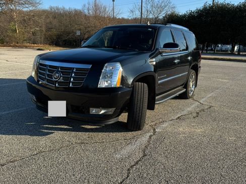 Used 2007 Cadillac Escalade AWD w/ Information Package image 1