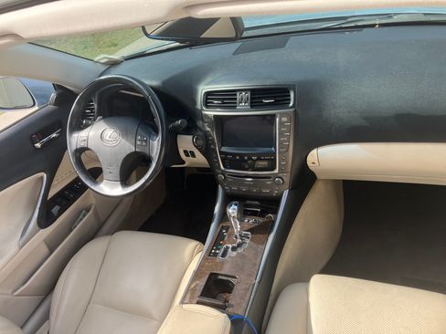 Used 2010 Lexus IS 350C image 9