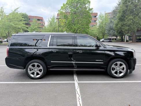 Used 2017 GMC Yukon XL Denali w/ Open Road Package AWD/4WD image 6
