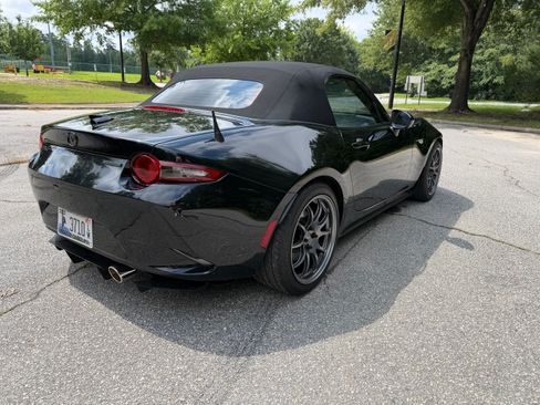 Used 2020 MAZDA MX-5 Miata Grand Touring RWD image 6