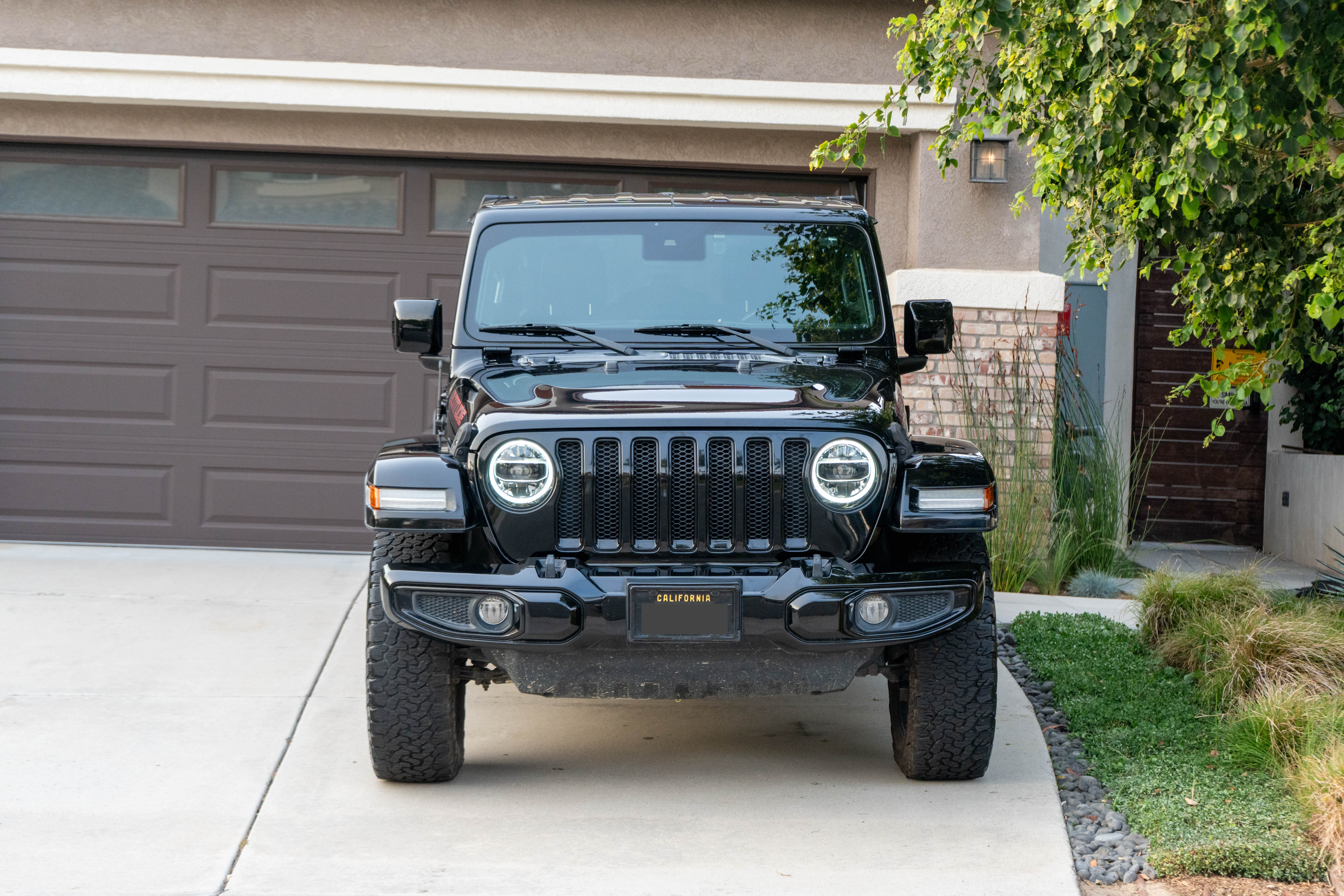 Used 2020 Jeep Wrangler Unlimited Sahara AWD/4WD image 5