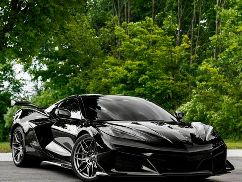 Used 2024 Chevrolet Corvette Z06 w/ Z07 Performance Package image 10