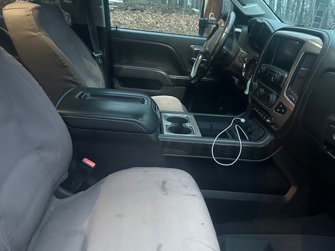 Used 2015 GMC Sierra 2500 Denali w/ Duramax Plus Package image 9