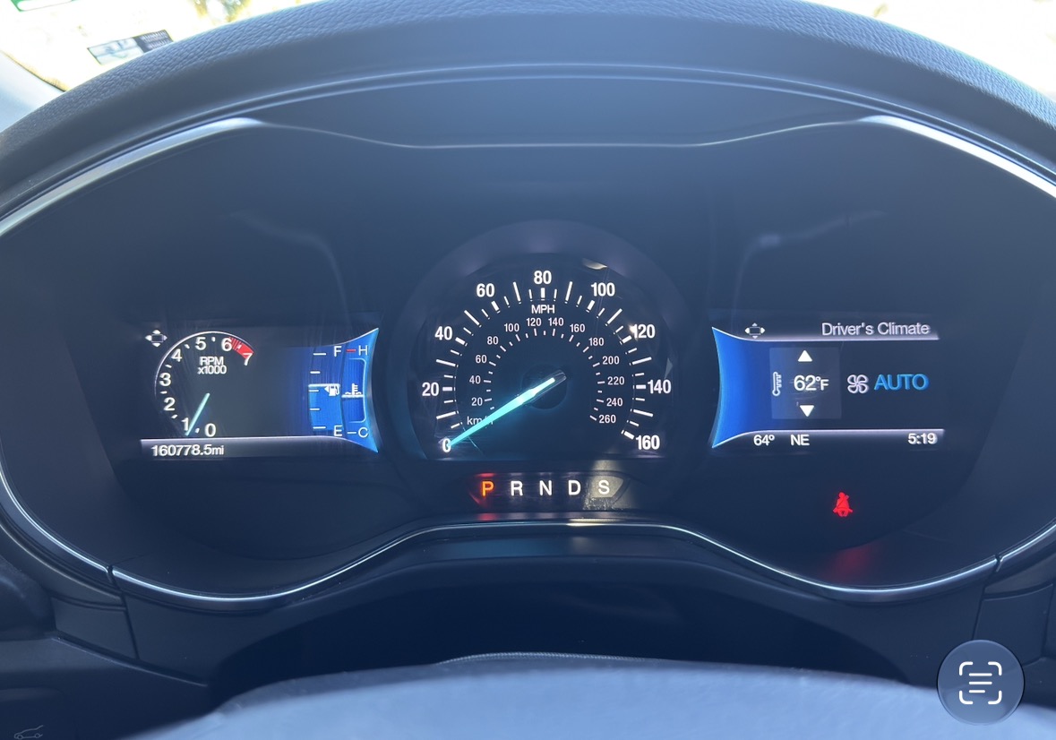 Used 2016 Ford Fusion Titanium FWD image 2