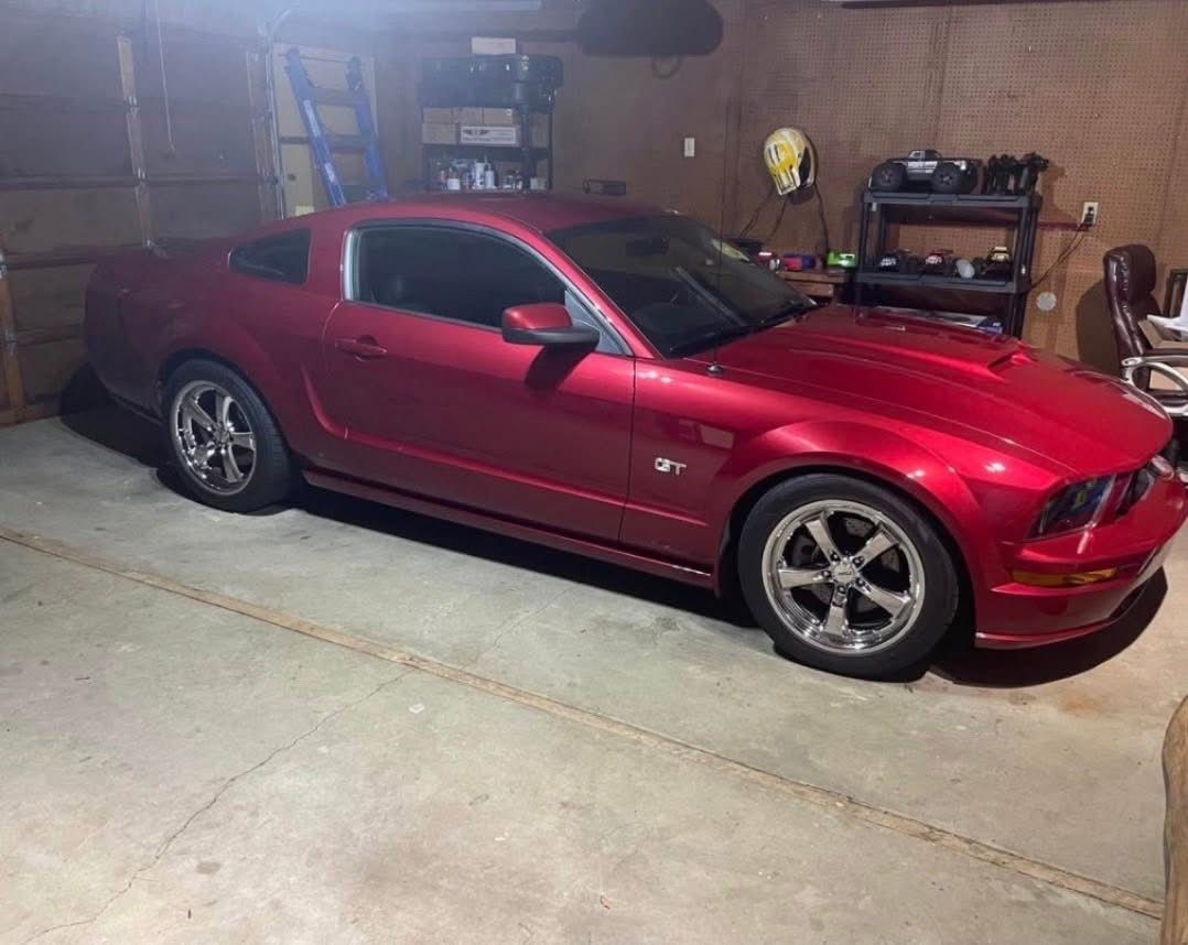 Used 2006 Ford Mustang GT Premium RWD image 1