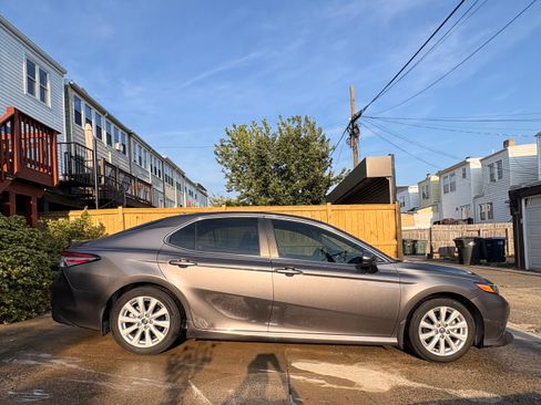 Used 2020 Toyota Camry LE FWD image 2