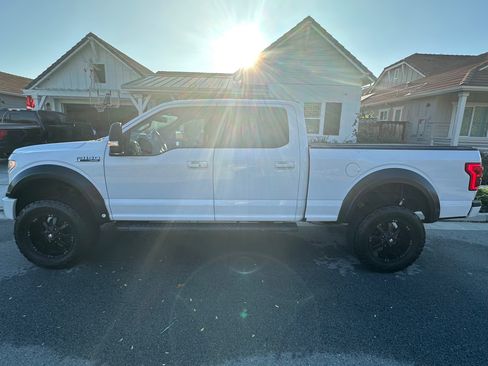 Used 2015 Ford F150 Lariat w/ Equipment Group 502A Luxury image 6