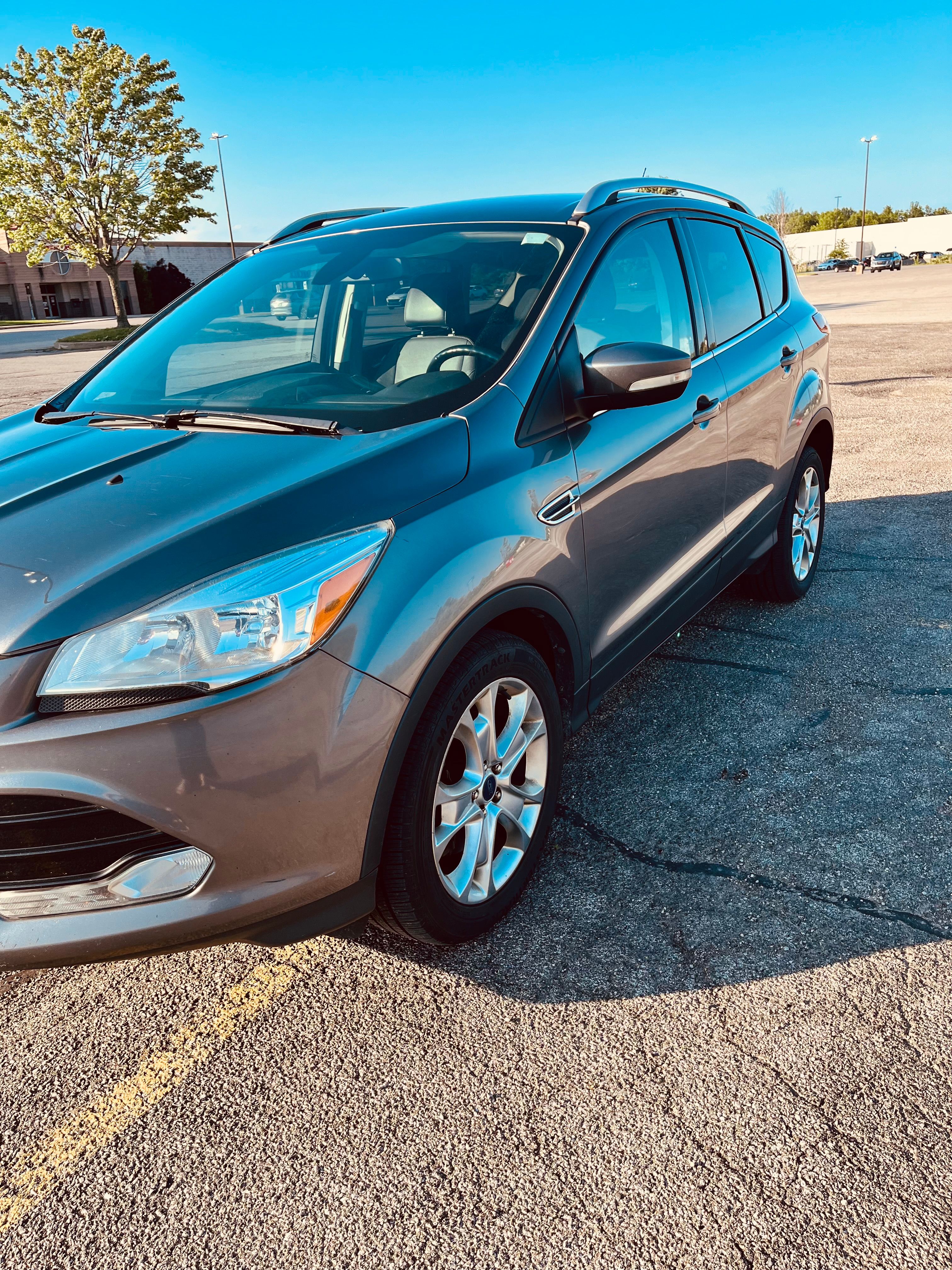 Used 2014 Ford Escape Titanium FWD image 1