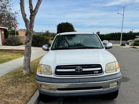 Used 2000 Toyota Tundra SR5 RWD image 2