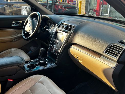 Used 2016 Ford Explorer Limited image 15