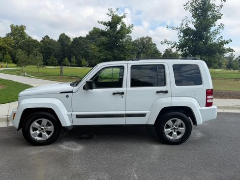 Used 2011 Jeep Liberty Sport w/ Popular Equipment Group AWD/4WD image 6