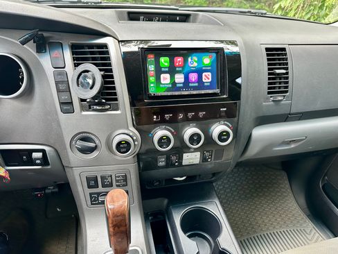 Used 2010 Toyota Sequoia Platinum AWD/4WD image 18