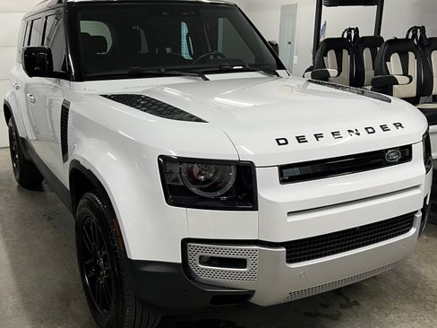 Used 2023 Land Rover Defender 110 S image 5