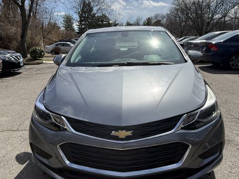 Used 2018 Chevrolet Cruze LT w/ Convenience Package image 9