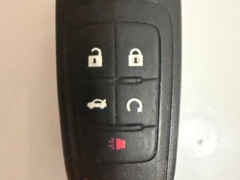Used 2012 Chevrolet Equinox LT FWD image 16