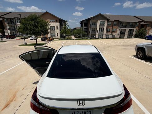 Used 2017 Honda Accord Sport image 9