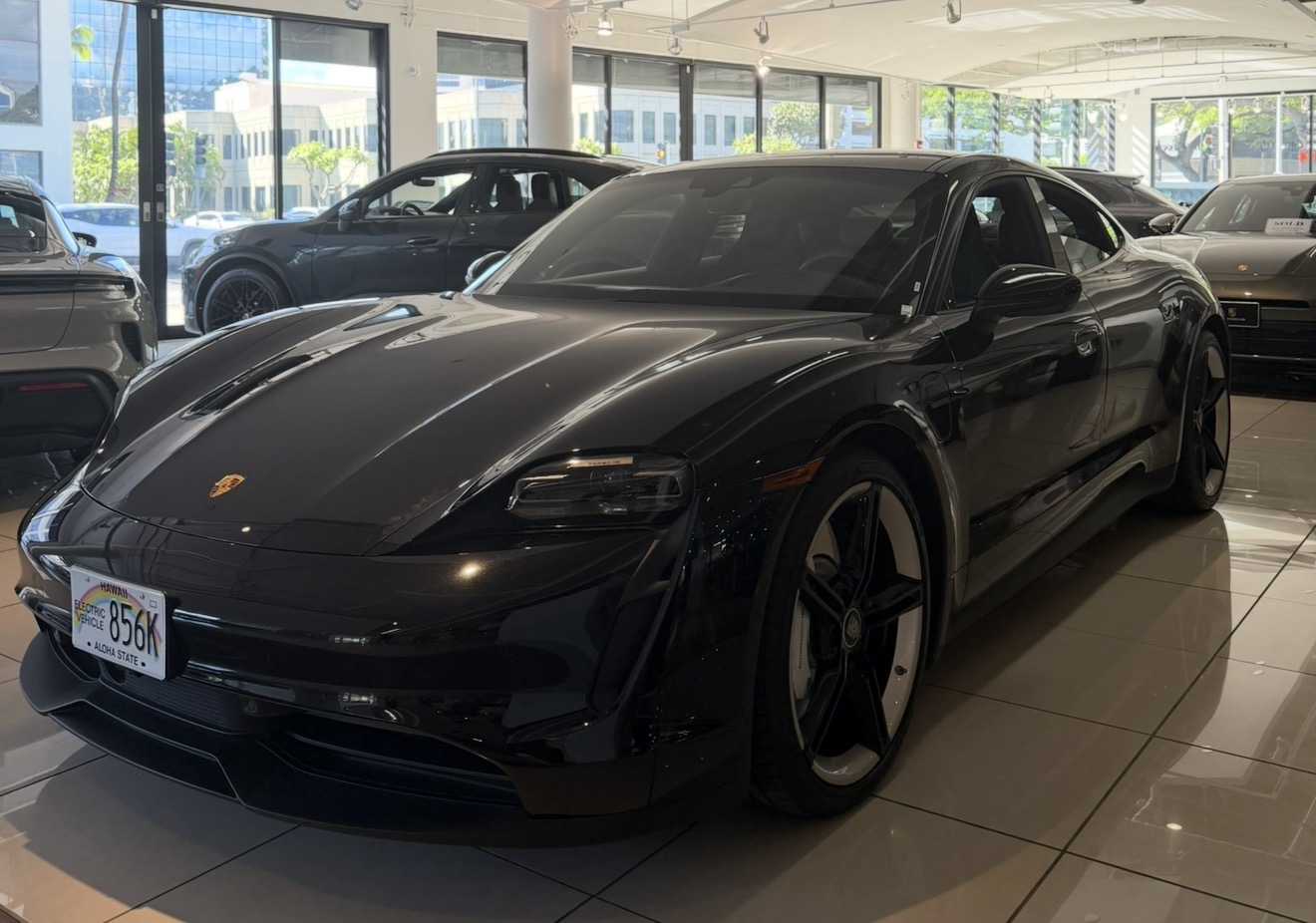 Used 2022 Porsche Taycan RWD image 2