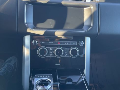 Used 2017 Land Rover Range Rover HSE image 14