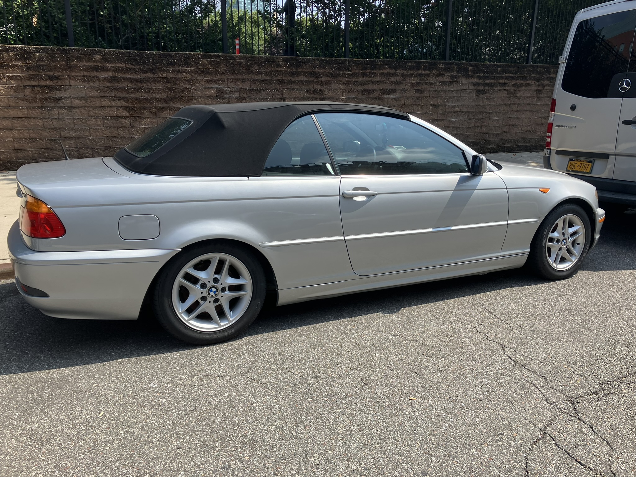 Used 2004 BMW 325Ci Convertible RWD image 4