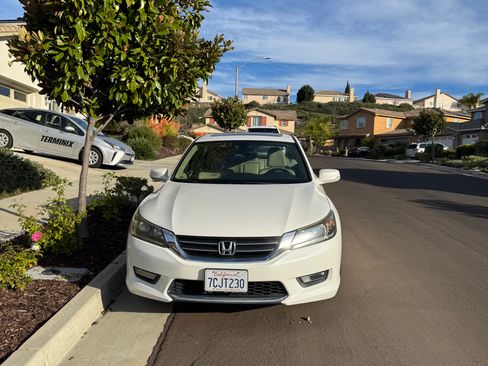 Used 2014 Honda Accord EX-L image 2