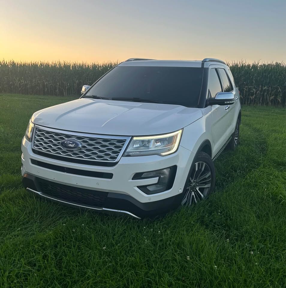 Used 2016 Ford Explorer Platinum AWD/4WD image 1