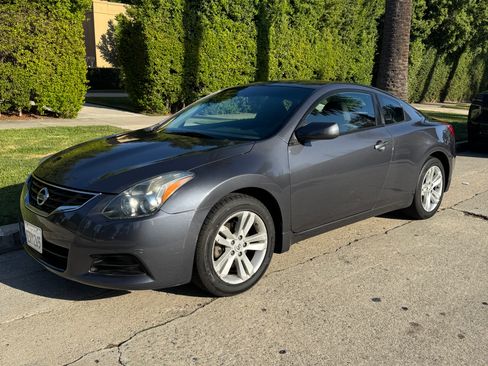 Used 2012 Nissan Altima 2.5 S w/ Convenience Pkg FWD image 2