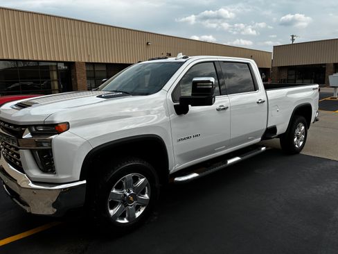 Used 2021 Chevrolet Silverado 3500 LTZ w/ LTZ Premium Package AWD/4WD image 4