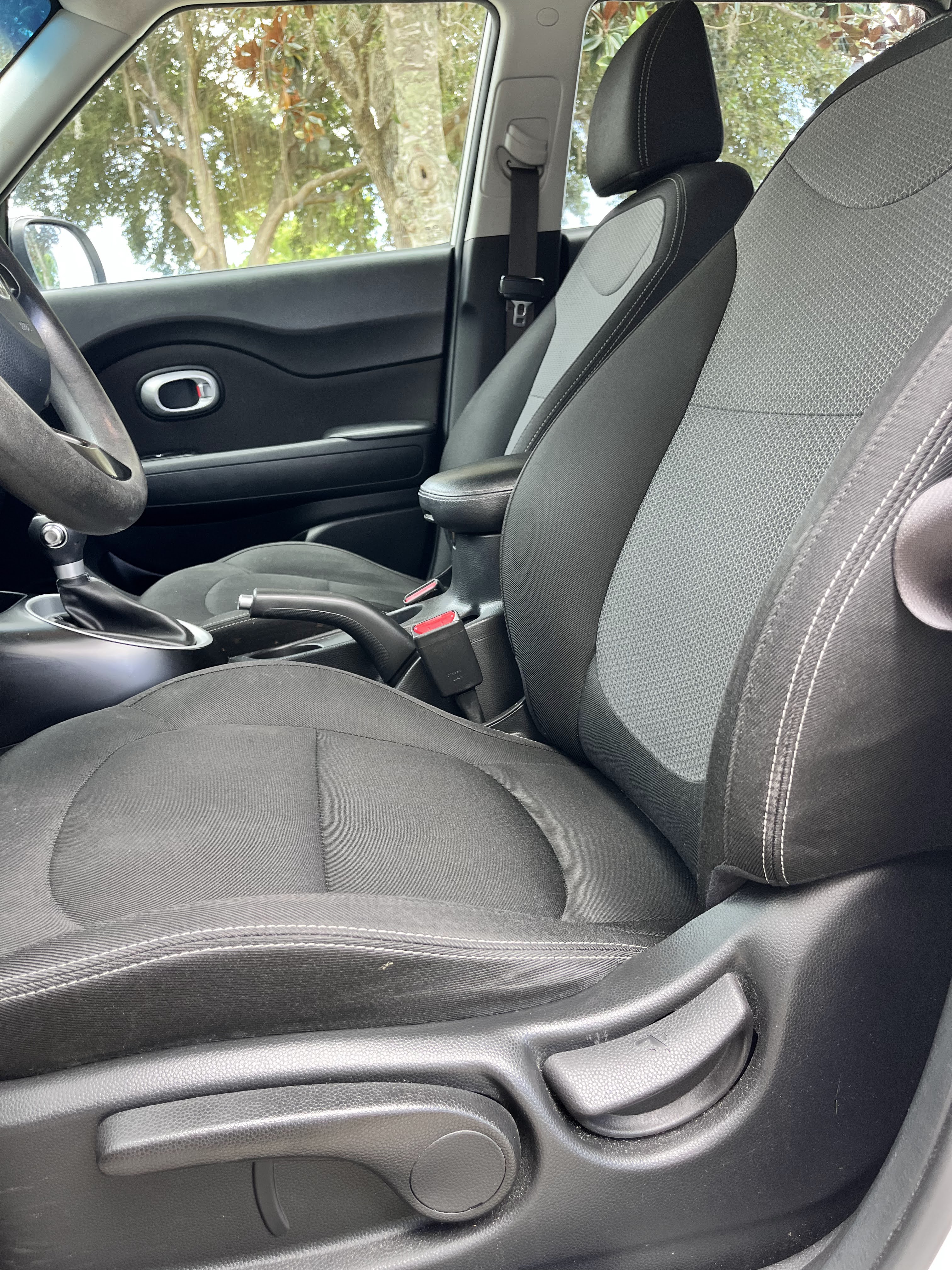 Used 2019 Kia Soul + FWD image 9