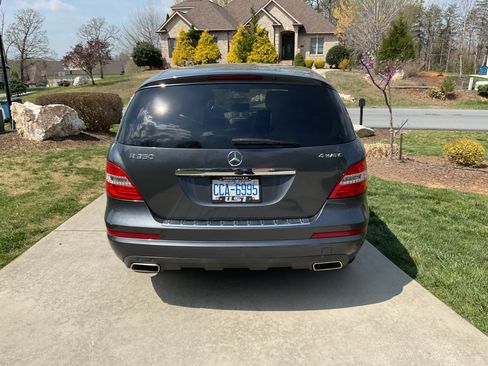 Used 2011 Mercedes-Benz R 350 4MATIC image 4