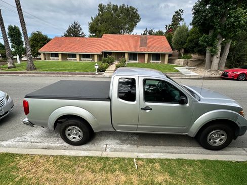 Used 2010 Nissan Frontier XE w/ XE Preferred Pkg RWD image 13