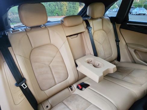 Used 2018 Porsche Macan Sport Edition image 15