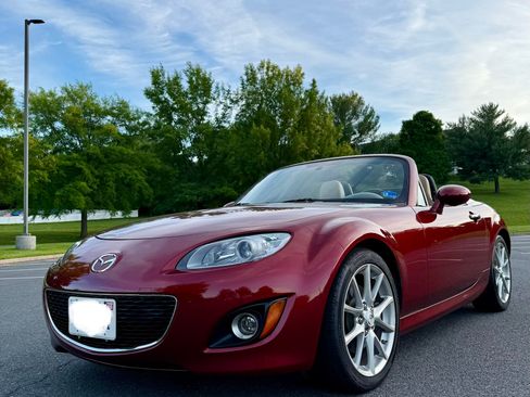 Used 2012 MAZDA MX-5 Miata Grand Touring w/ Premium Pkg RWD image 2